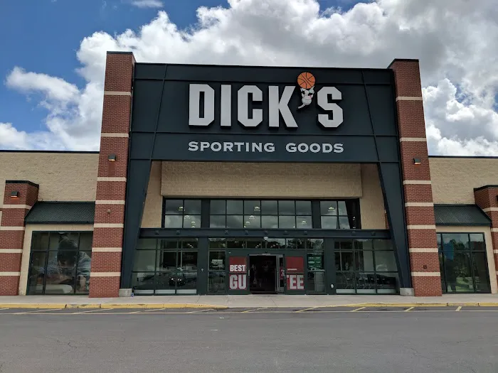 DICK'S Sporting Goods Picture 4
