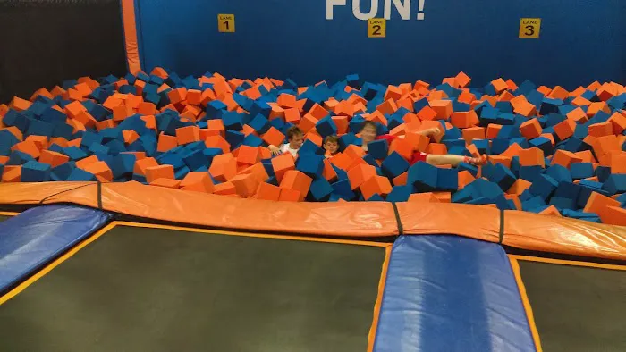 Sky Zone Clifton Park Picture 4