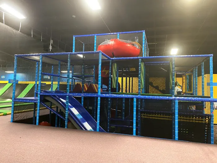 Bounce Sports & Entertainment Center Picture 7