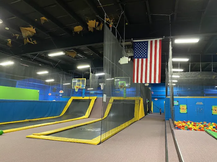 Bounce Sports & Entertainment Center Picture 5