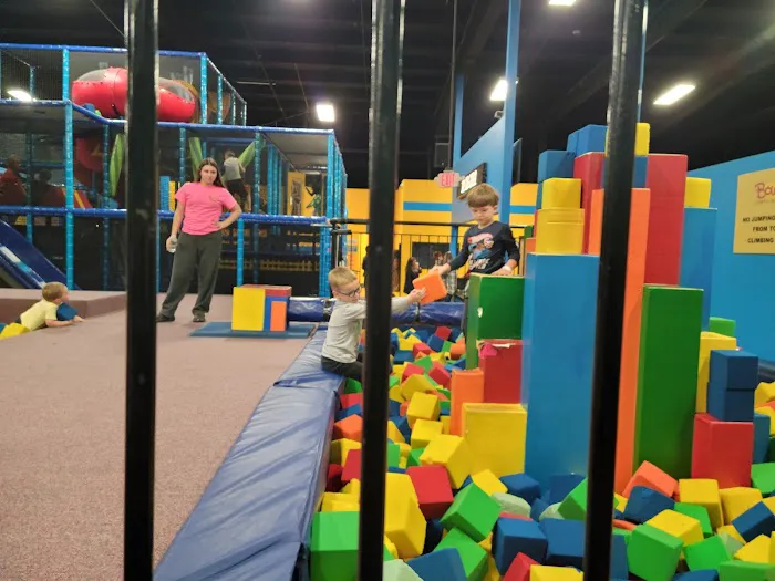 Bounce Sports & Entertainment Center Picture 8