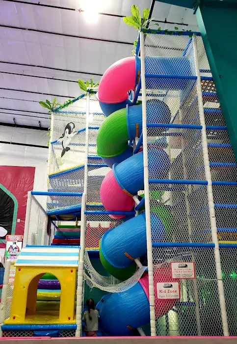 Shell We Bounce Trampoline Park Picture 9