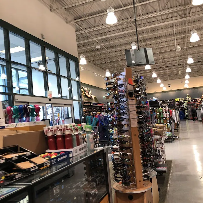 DICK'S Sporting Goods Picture 4