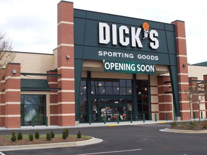DICK'S Sporting Goods Picture 2