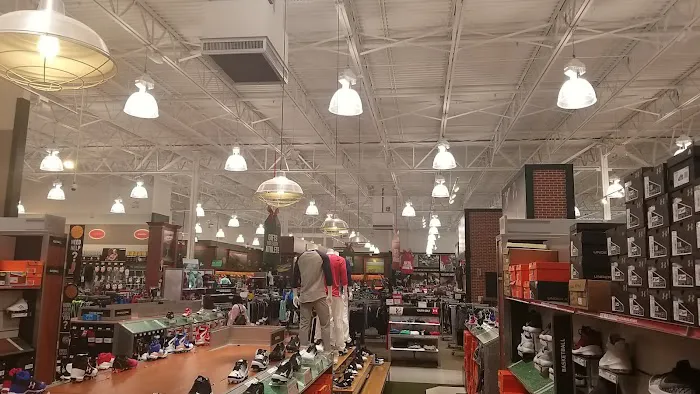 DICK'S Sporting Goods Picture 1