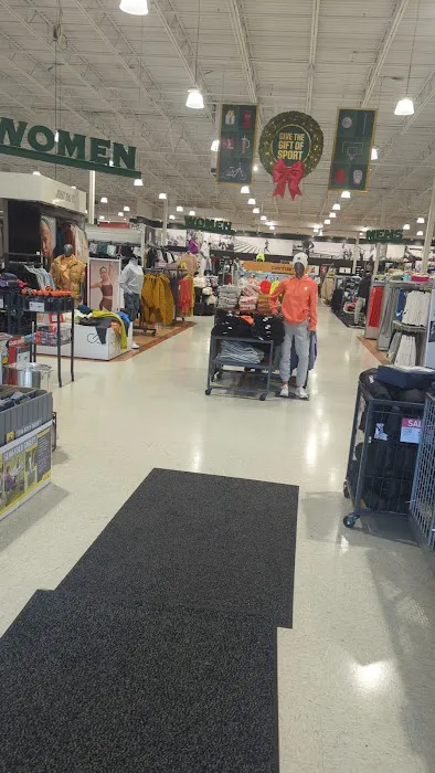 DICK'S Sporting Goods Picture 4