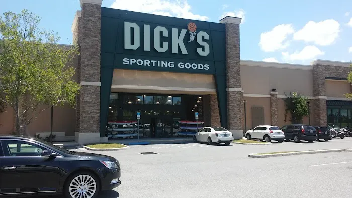 DICK'S Sporting Goods Picture 2