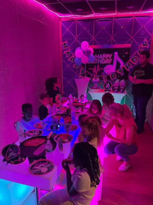 GlowZone Kids Birthday Party Picture 3