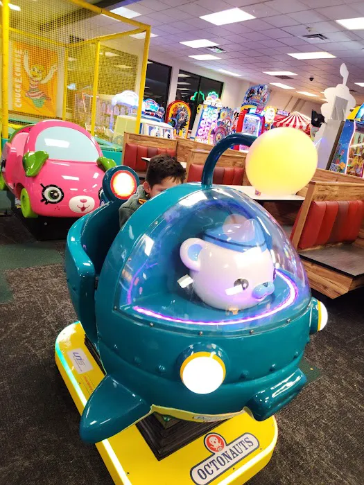 Chuck E. Cheese Picture 1