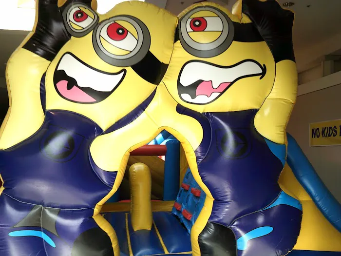 The Minions Playground Bounce House Picture 9