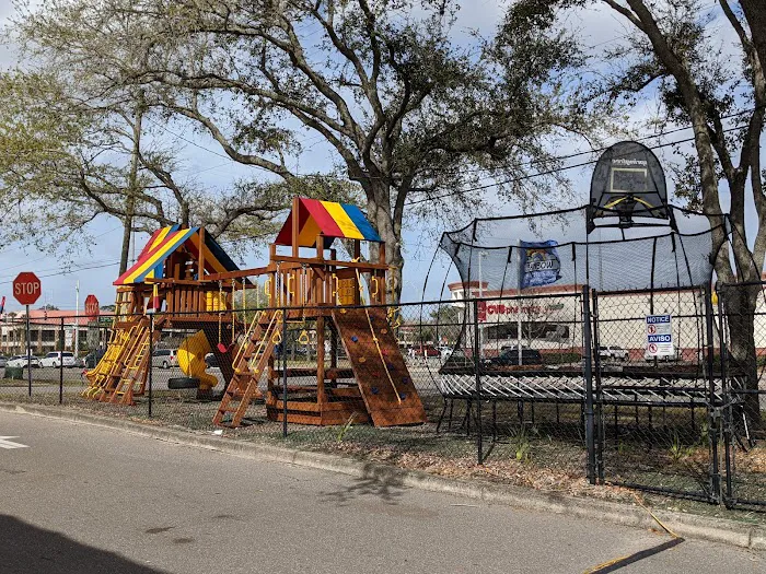 Playground King | Rainbow Play Systems Tampa Picture 4