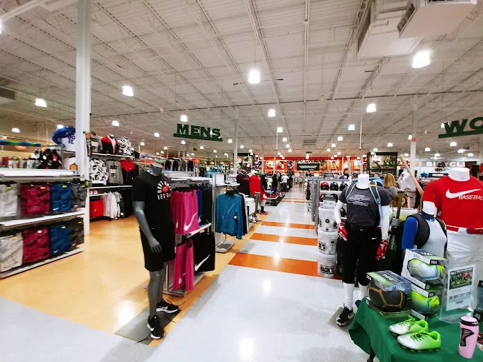 DICK'S Sporting Goods Picture 8