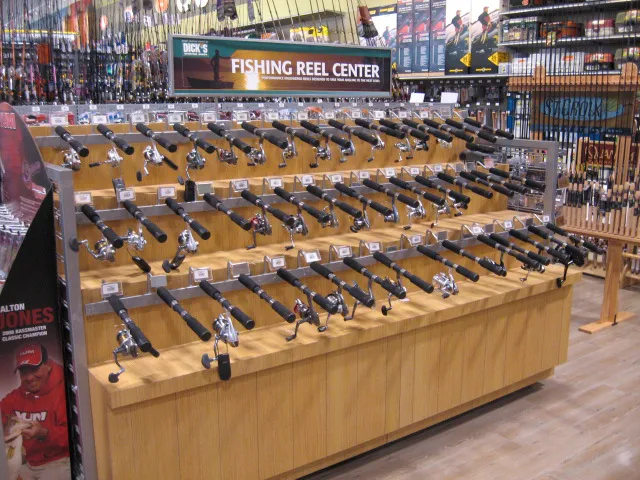 DICK'S Sporting Goods Picture 3