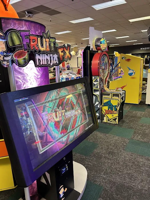 Chuck E. Cheese Picture 2