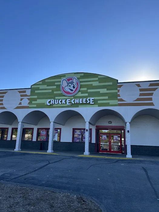 Chuck E. Cheese Picture 1