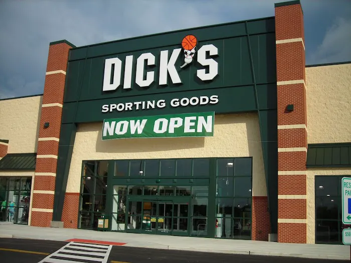 DICK'S Sporting Goods Picture 4