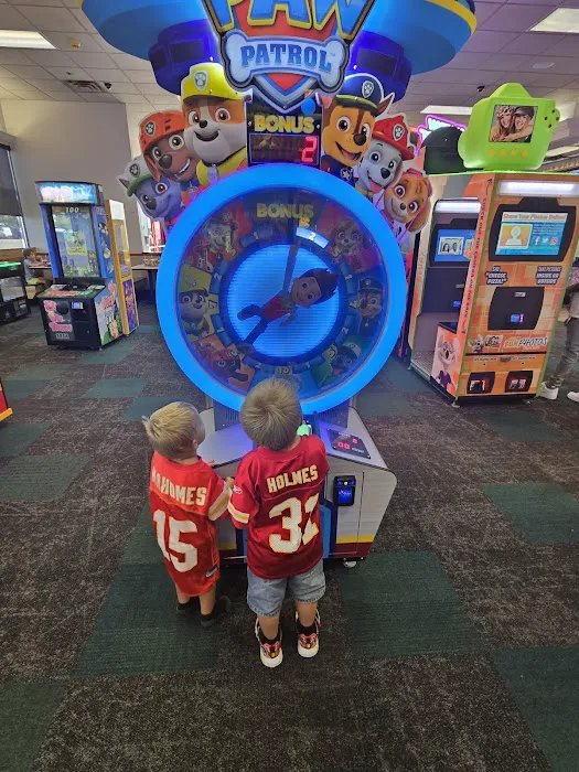 Chuck E. Cheese Picture 6