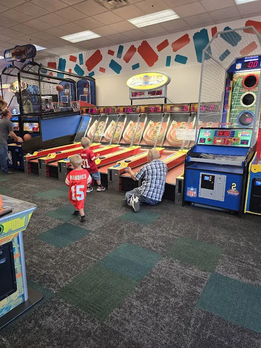 Chuck E. Cheese Picture 7