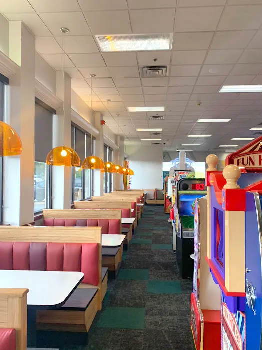 Chuck E. Cheese Picture 8