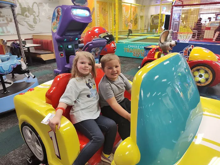 Chuck E. Cheese Picture 2