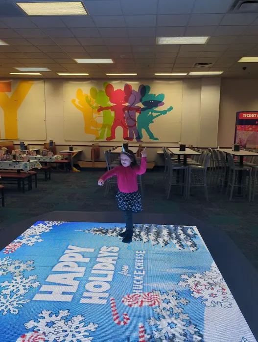Chuck E. Cheese Picture 10