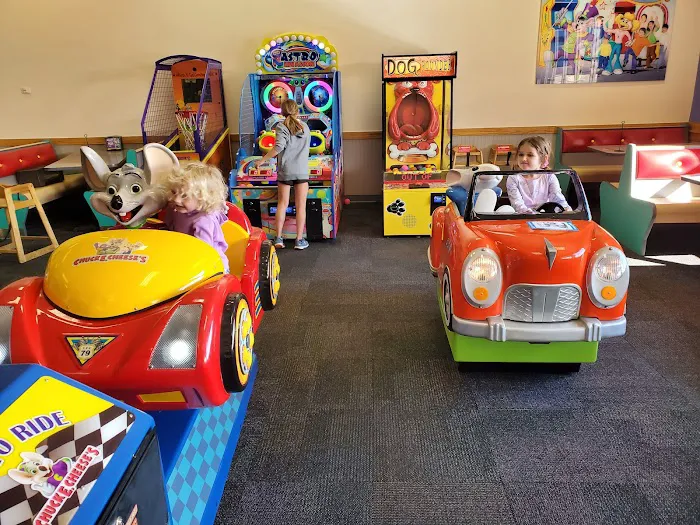 Chuck E. Cheese Picture 4