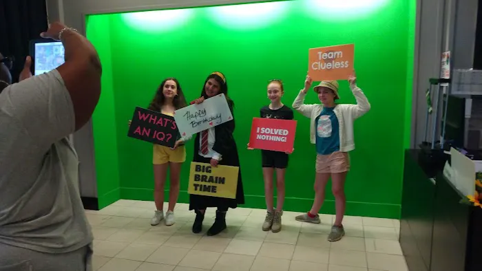 Escape the Mystery Room Picture 6