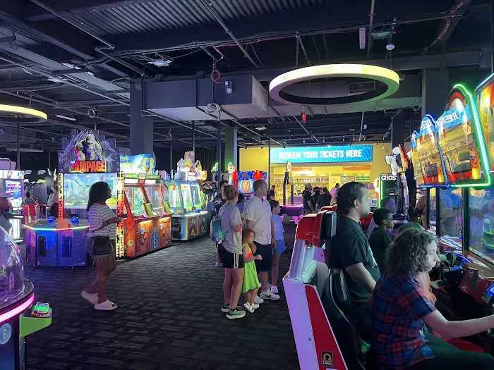 Dave & Buster's Wayne Picture 9