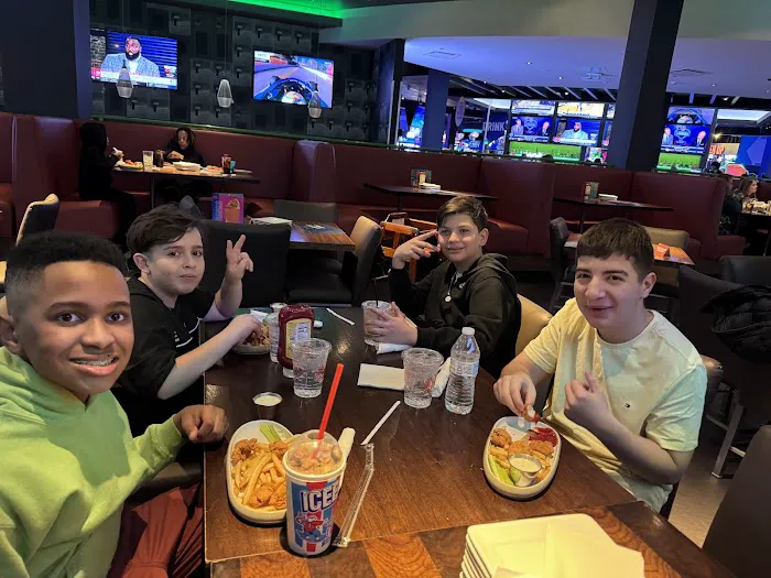 Dave & Buster's Wayne Picture 5