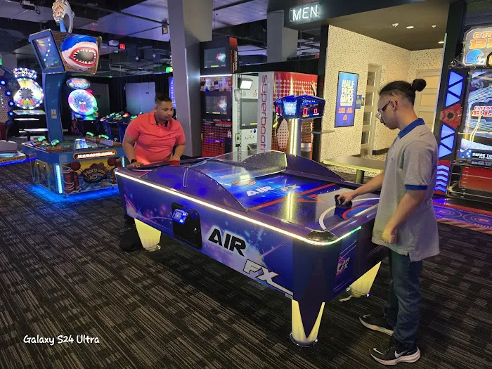 Dave & Buster's Albany Picture 3