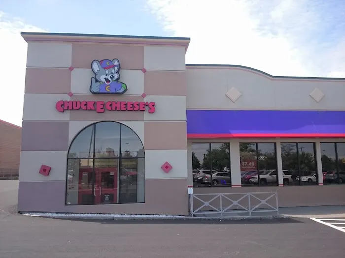 Chuck E. Cheese Picture 9