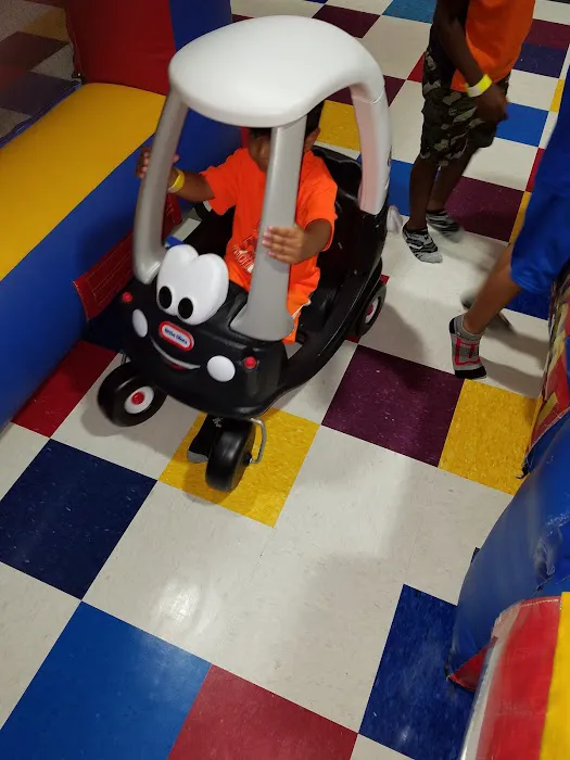 Pump It Up Roselle Park Kids Birthdays and More Picture 4