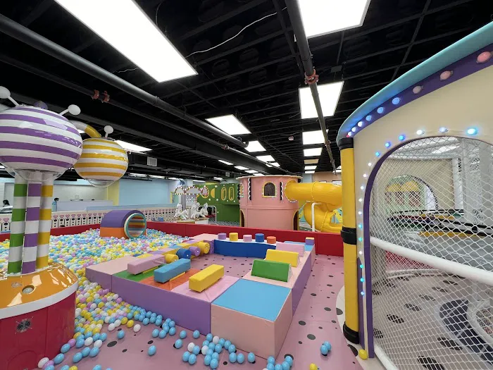 Rainbow Playspace Picture 1