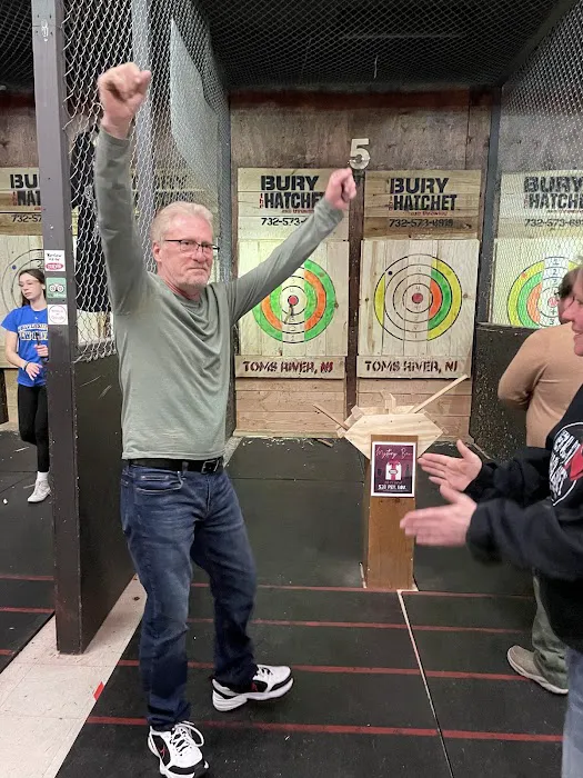 Bury the Hatchet Toms River - Axe Throwing Picture 3