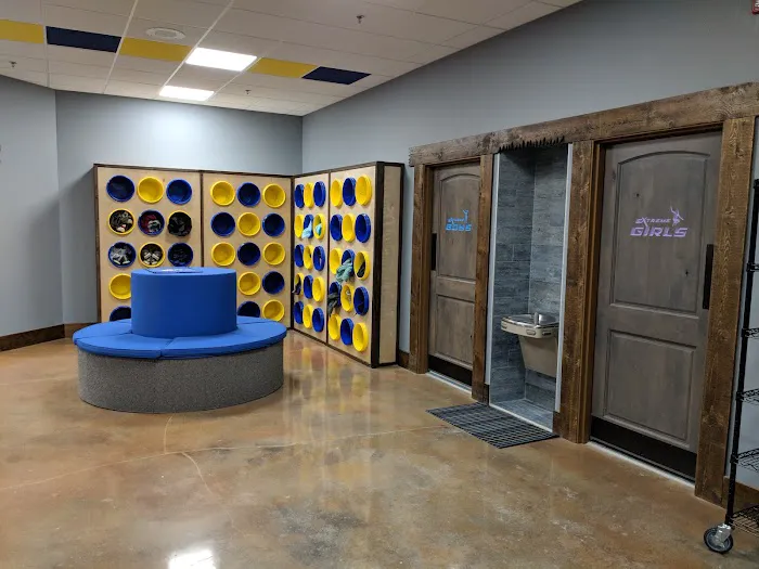 Extreme Air Indoor Trampoline Park Picture 10