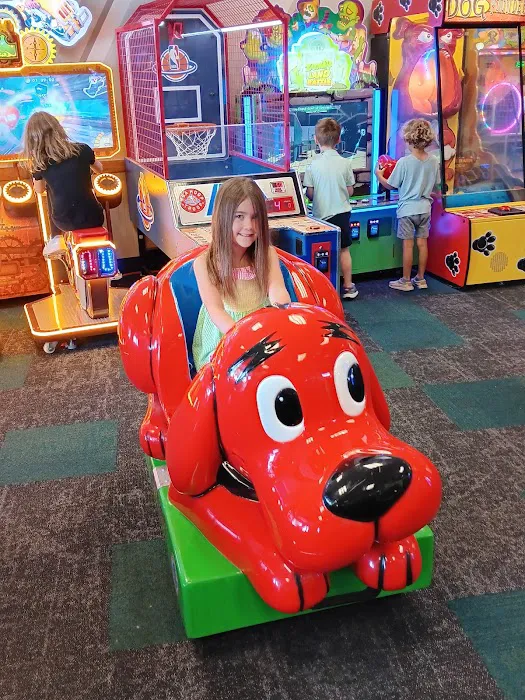 Chuck E. Cheese Picture 10