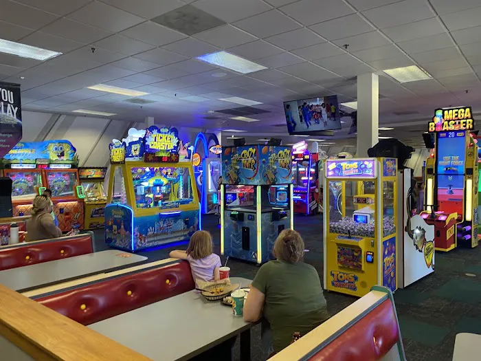 Chuck E. Cheese Picture 7