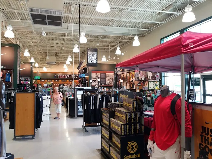 DICK'S Sporting Goods Picture 9