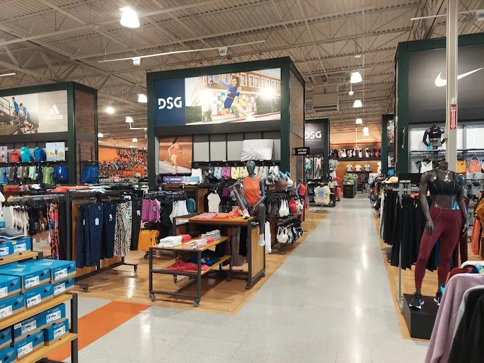 DICK'S Sporting Goods Picture 4