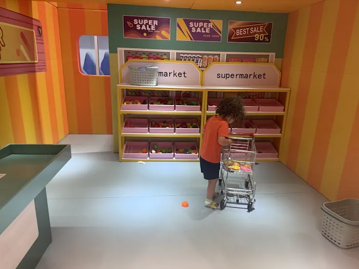 Candy Wonderland - Palm Bay Picture 8