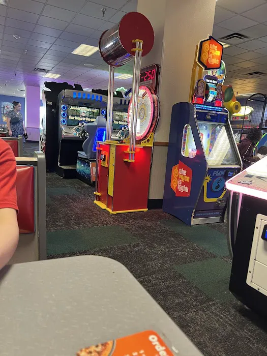 Chuck E. Cheese Picture 2