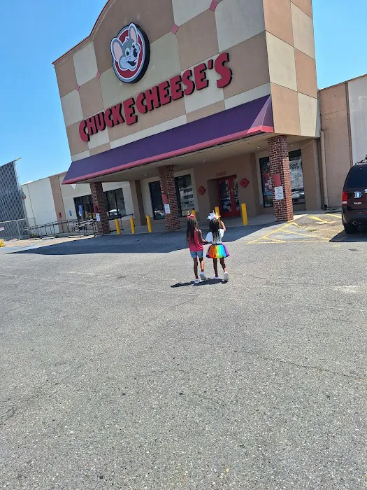 Chuck E. Cheese Picture 3