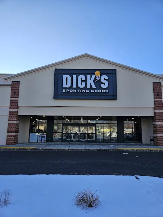 DICK'S Sporting Goods Picture 3