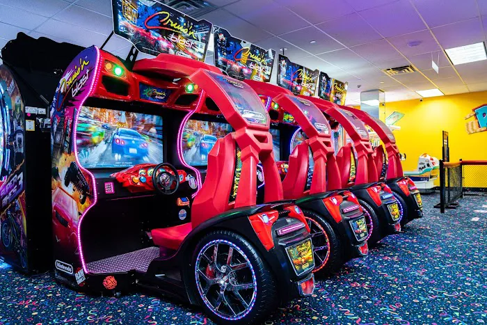 Laser Bounce - Family Fun Center Picture 2