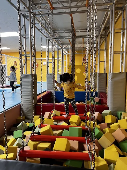 Rainbow Castle Indoor Playground Picture 9