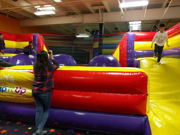 Pump It Up Great Neck Kids Birthdays and More Picture 5