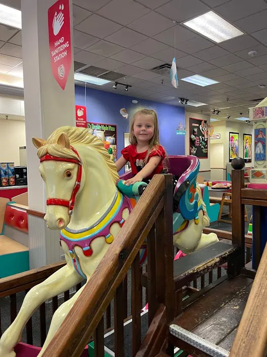 Chuck E. Cheese Picture 4