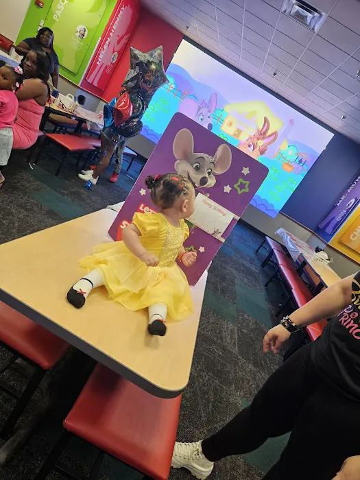 Chuck E. Cheese Picture 9