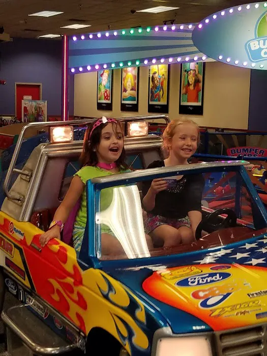 Chuck E. Cheese Picture 5