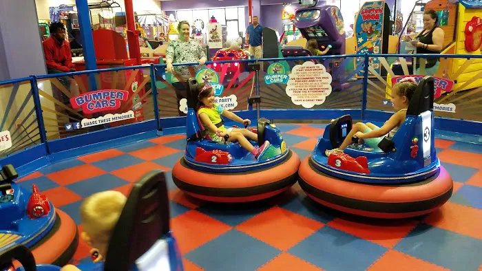Chuck E. Cheese Picture 7